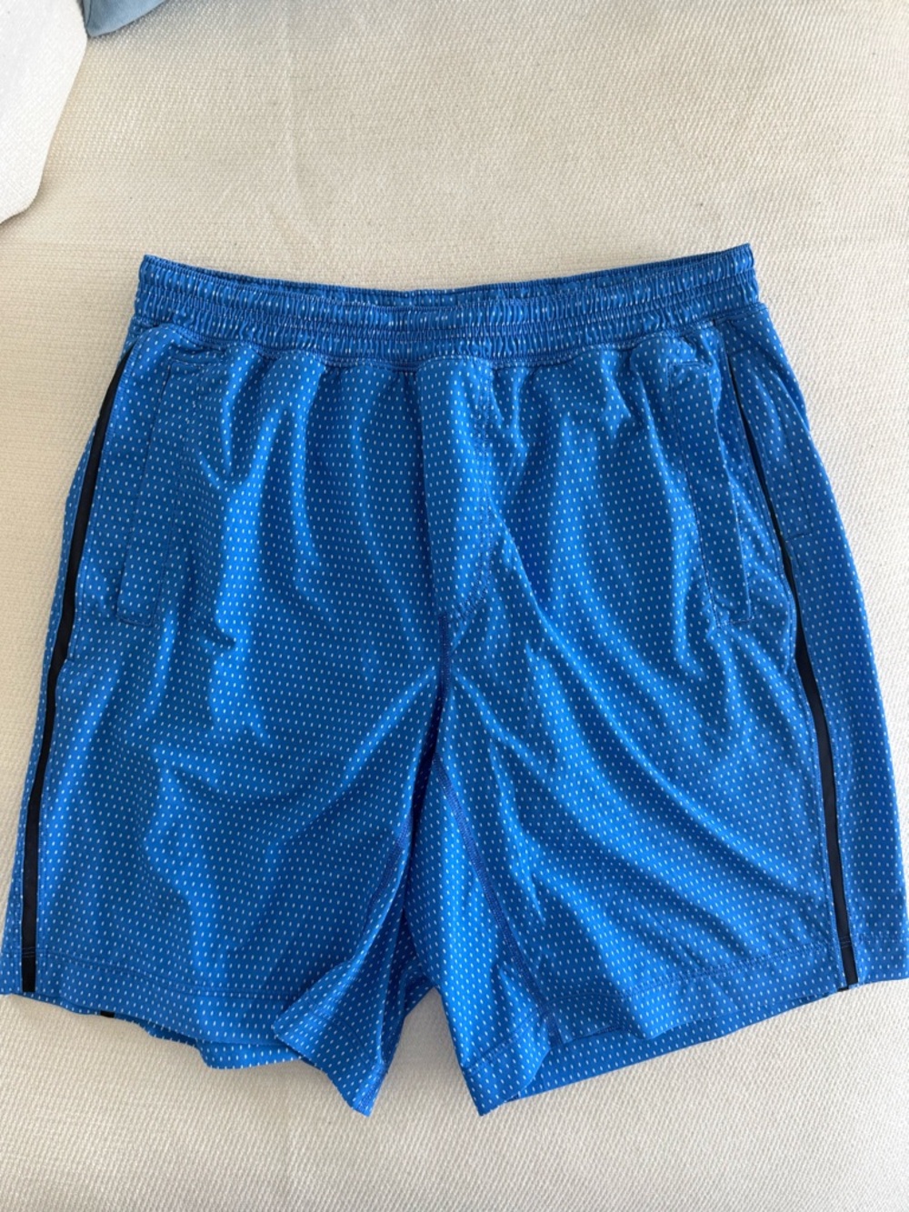 Men’s Lululemon Pace Breaker Lined Blue Dotted Shorts 9”